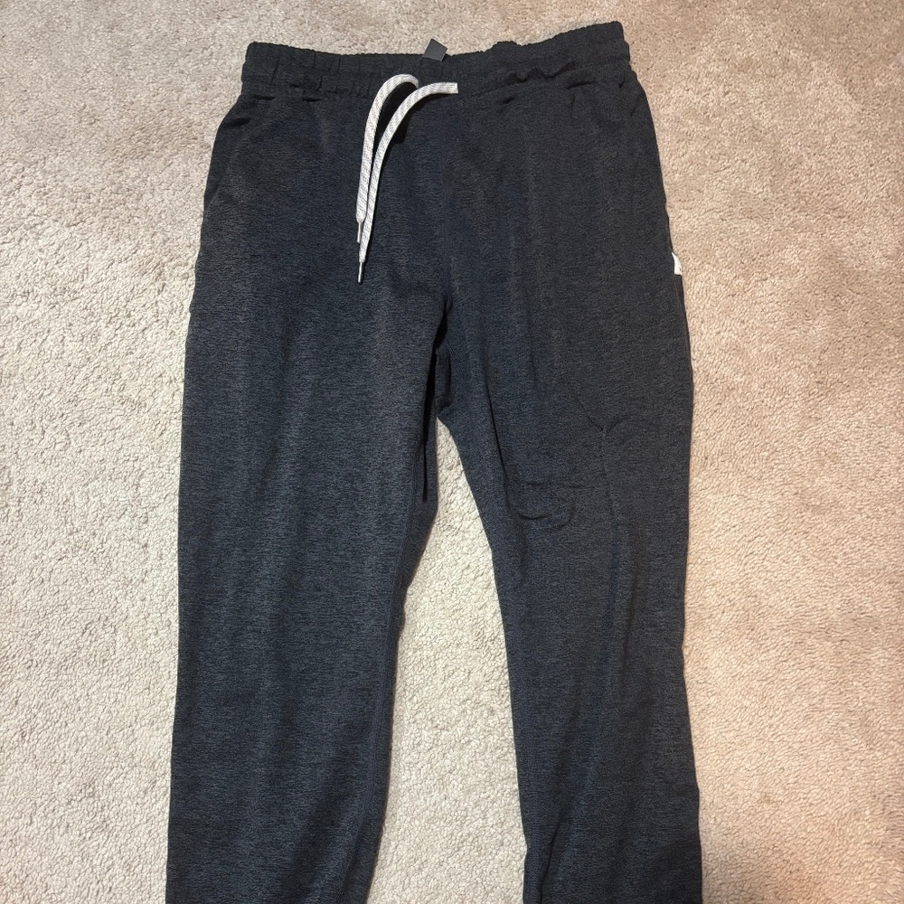 Womens XS Vuori joggers